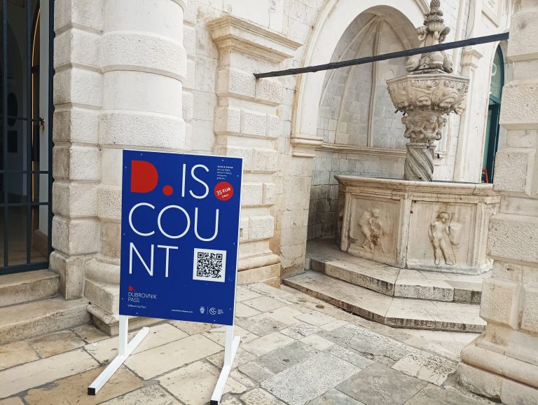 What does the Dubrovnik Pass include